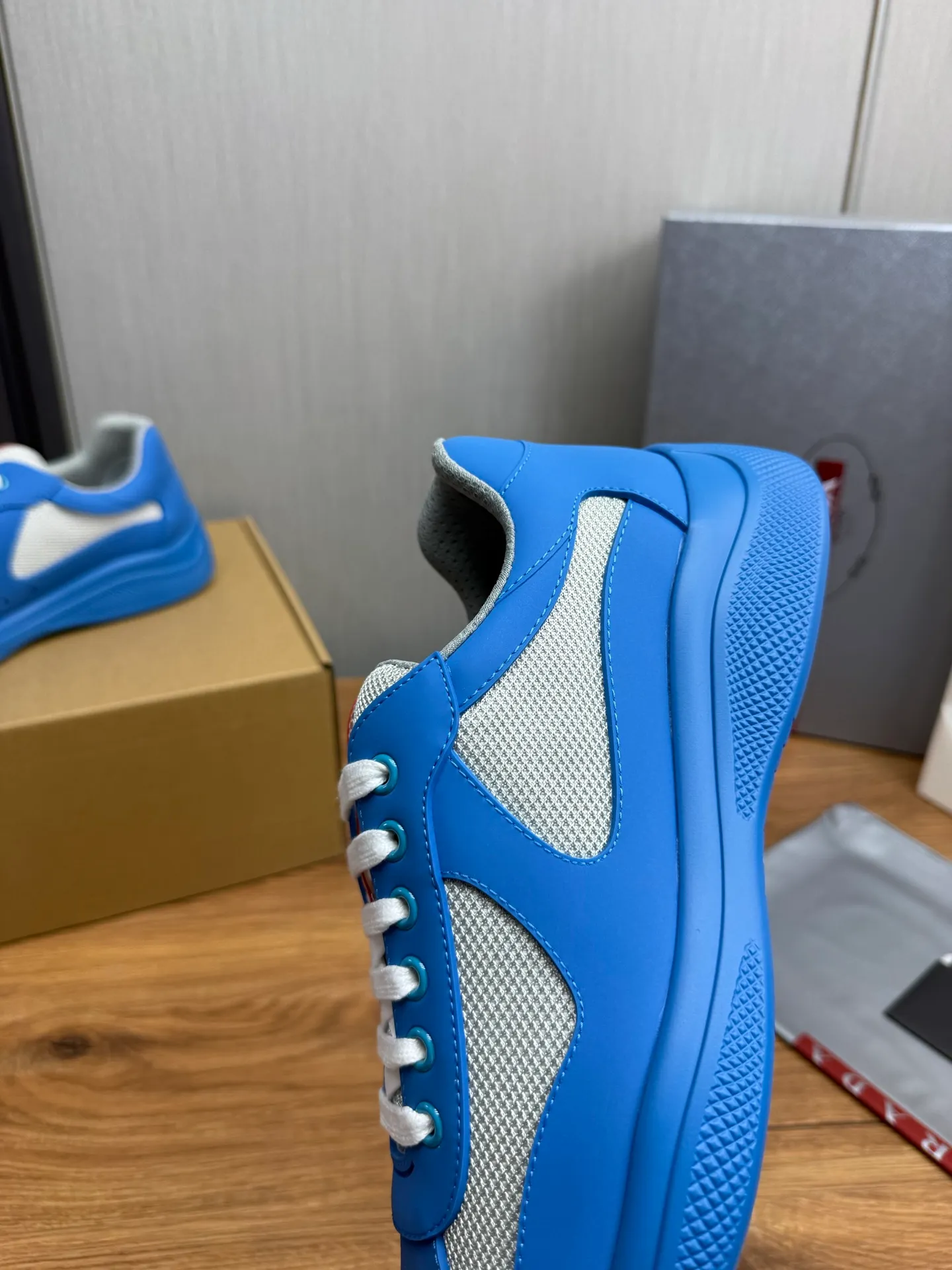 Men's shoes 640💰 [PRADA] Hot selling items🔥Must be recommended every day~~ Official website synchronized, 1:1 high quality shipments✔️ Imported cowhide fabric, rubber material + cowhide lining, original bottom, high-end airplane box packaging🎁 38-45 (38.45 custom-made, non-returnable)